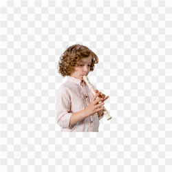 Menino tocando flauta